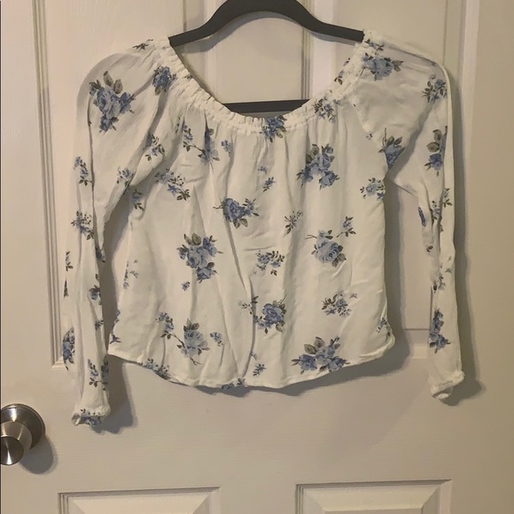 XS Hollister top - Picture 2 of 3